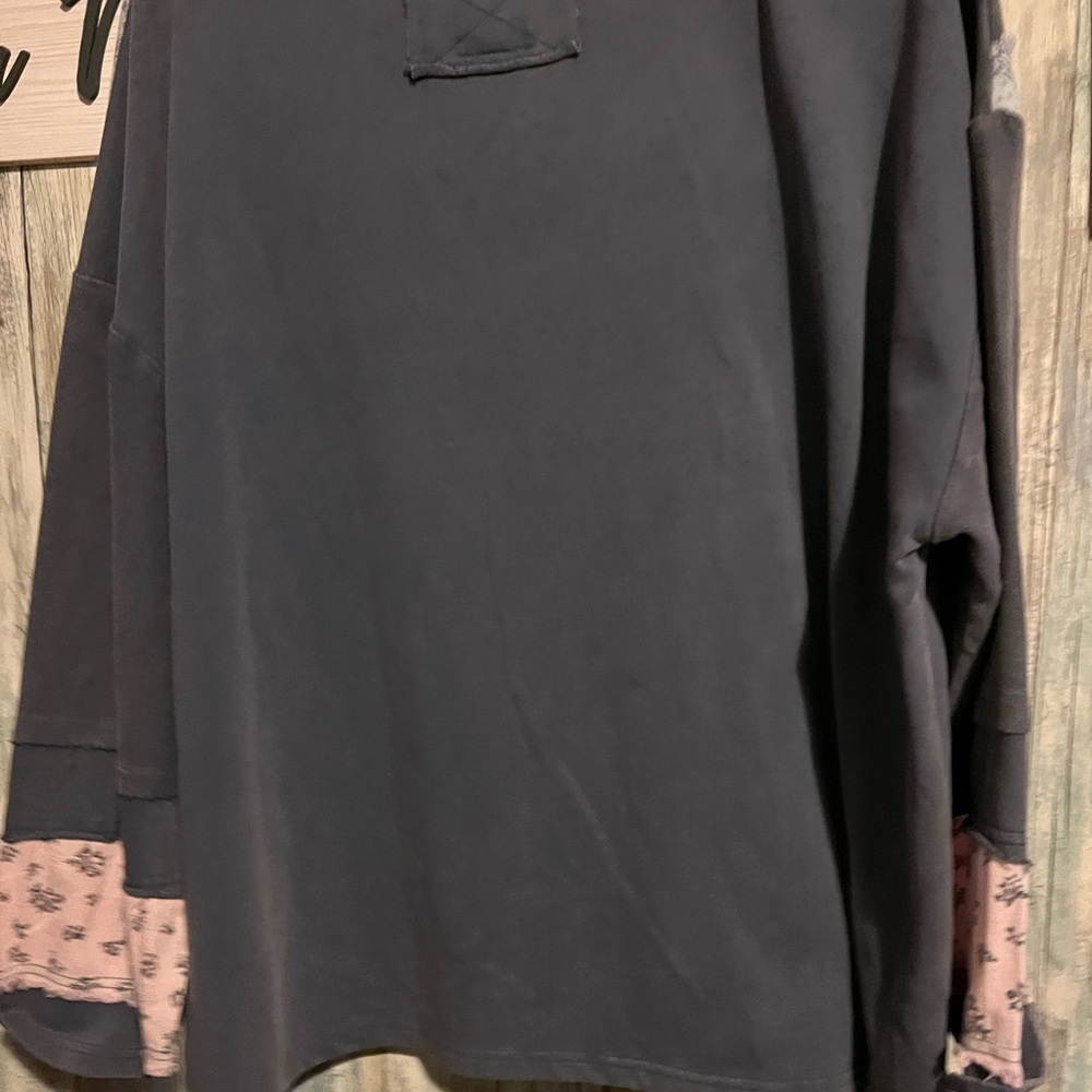 Umgee Gray Patchwork Top NWT - image 7